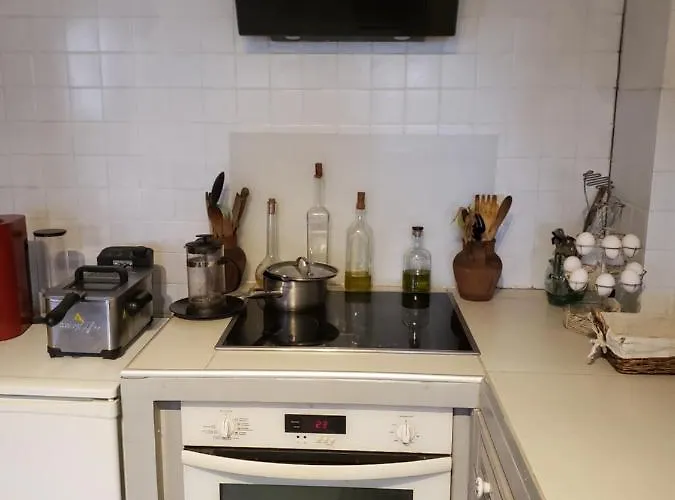 Quarto em Acomodações Particulares Dans Grande Maison Entre Canal Du Midi Et Centre *