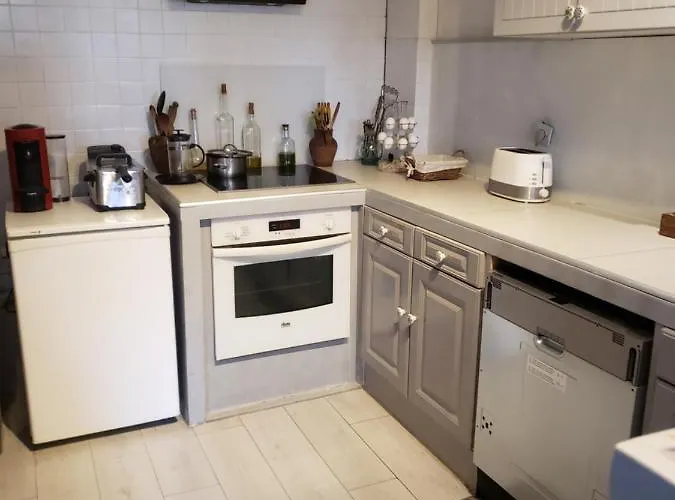 Quarto em Acomodações Particulares Dans Grande Maison Entre Canal Du Midi Et Centre Béziers